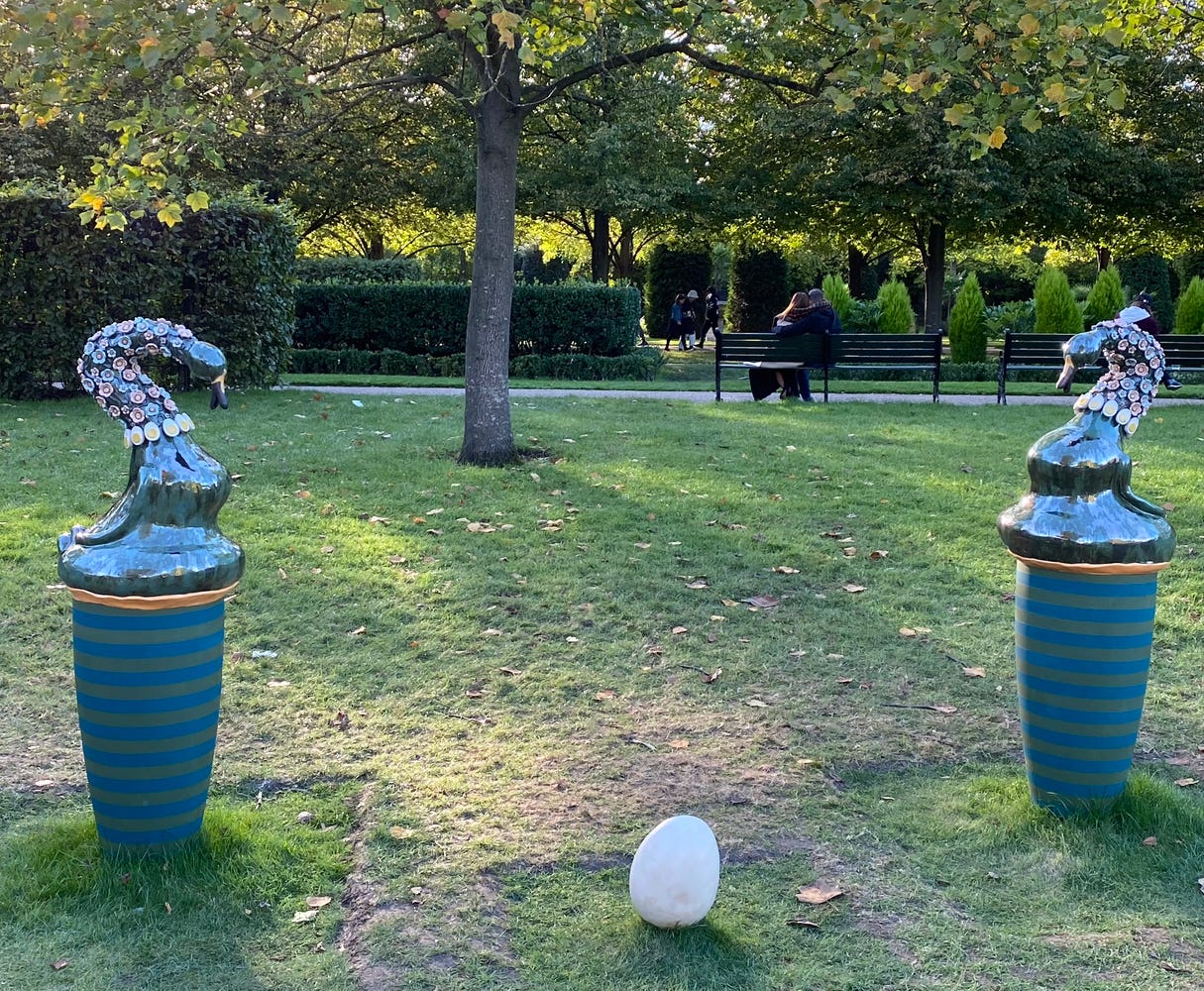 Image of Holly Stevenson's The Debate sculpture Image of Holly Stevenson's The Debate sculpture