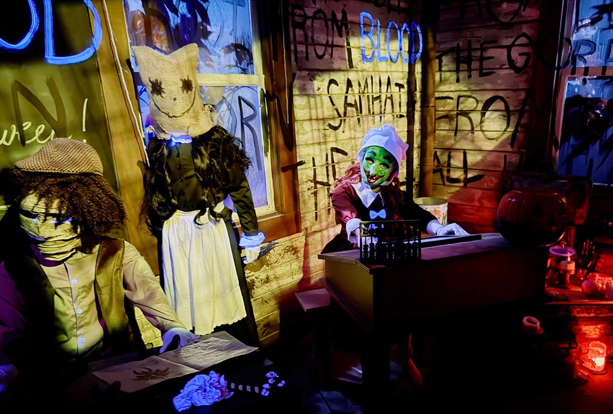 Scene from H.R. Bloodengutz Presents- A Halloween Fright-Tacular! HHN house