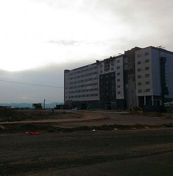  construcción del hotel Holiday Inn & Suites en Aguascalientes