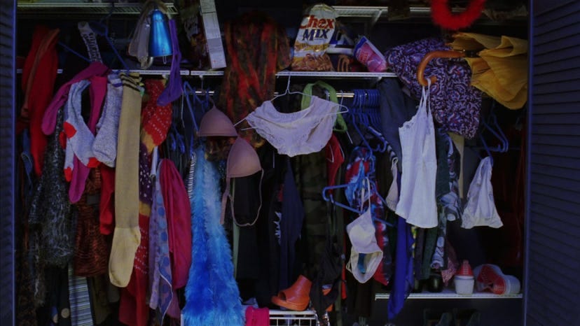 16 Tips For Getting Rid Of Clothes Even If You Hate Letting Go 16 Tips For Getting Rid Of Clothes Even If You Hate Letting Go