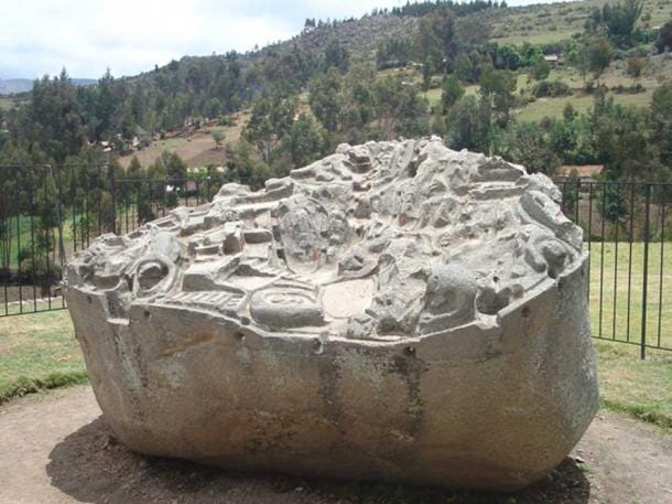 The Sayhuite monolith. The Sayhuite monolith.