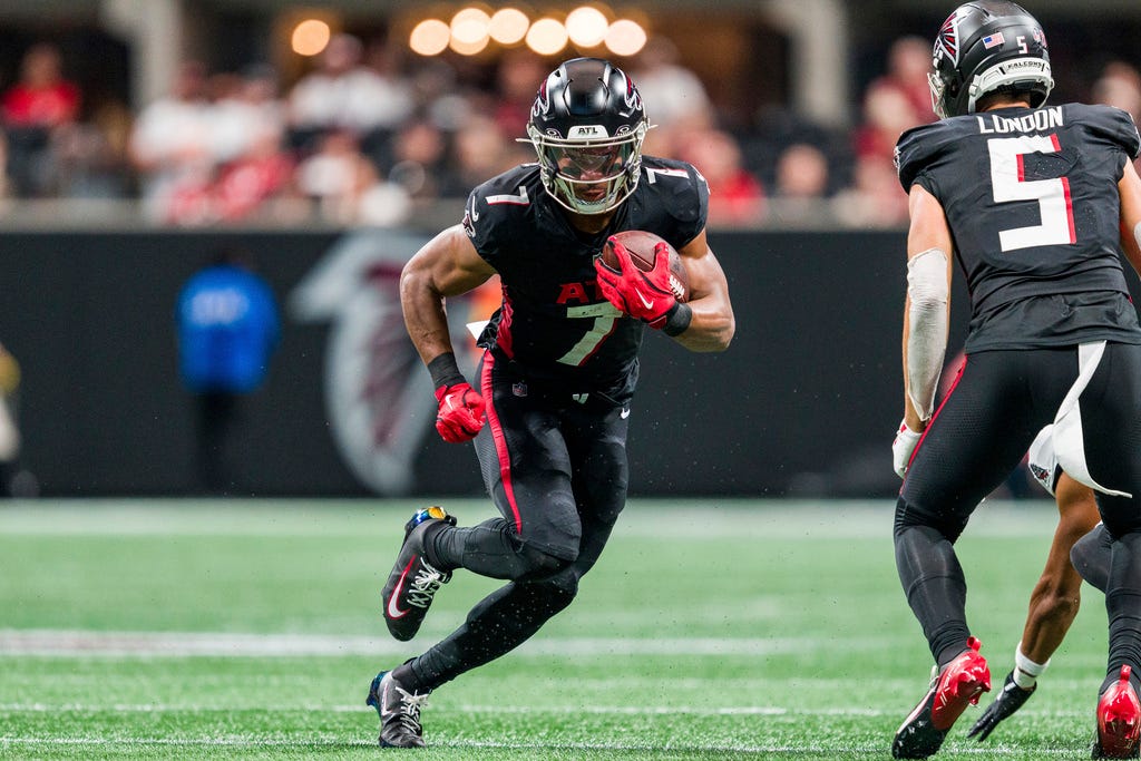 Bijan Robinson Projections, Best Pick on Sunday Night Football vs. Vikings