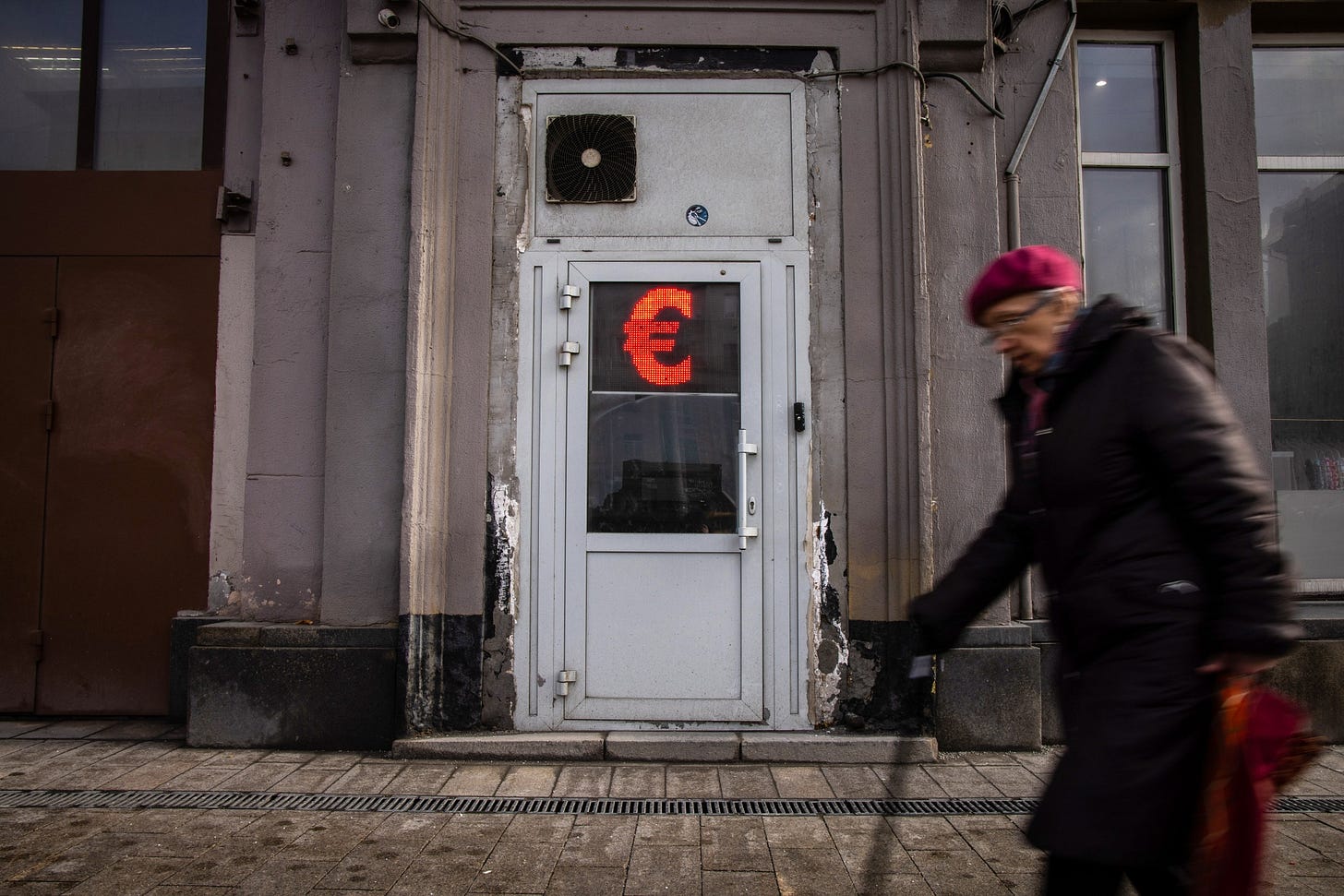 ECB lists benefit&nbsp;including universal acceptance for payments across the 20-nation bloc and an absence of the volatility that’s dogged crypto-currencies.&nbsp;