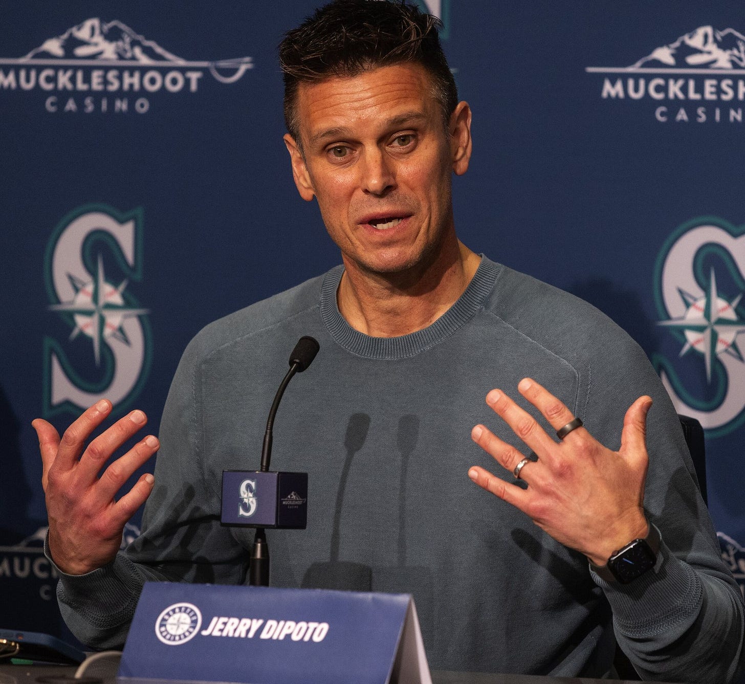 Mariners' Jerry Dipoto apologizes, says 'goal isn't to be ...
