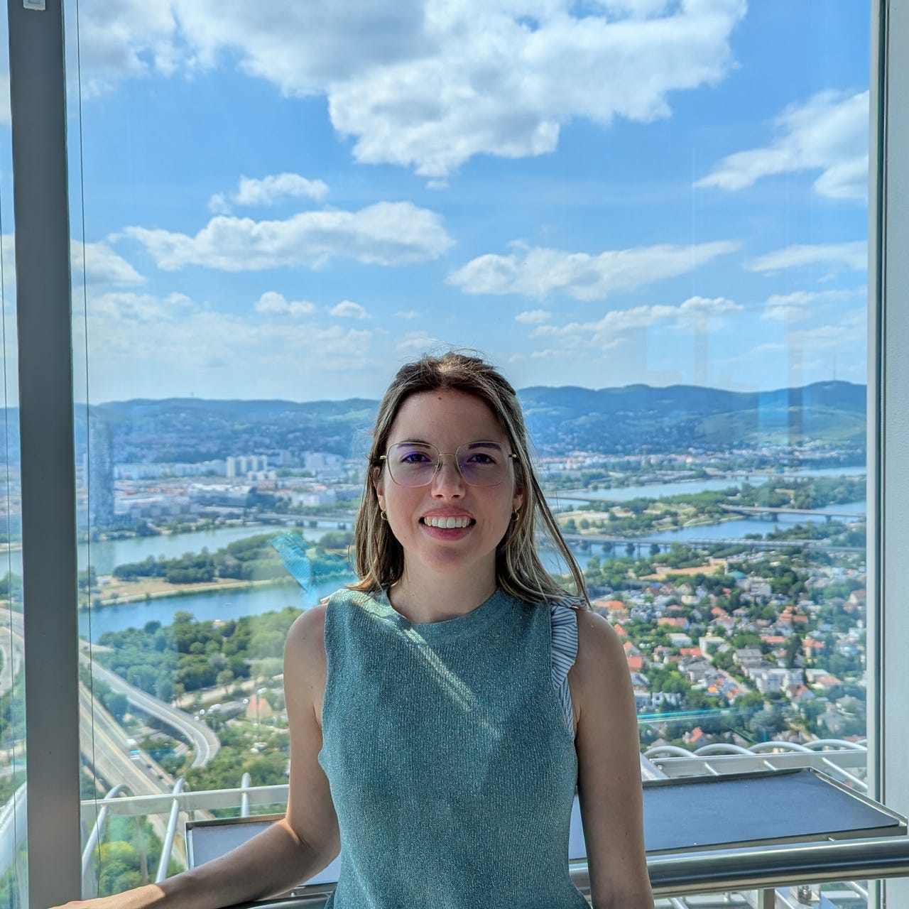 Elena desde Viena logo