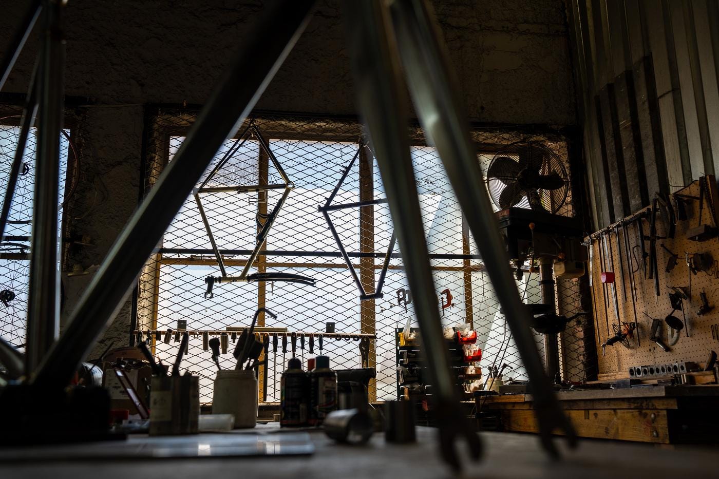 Photo de l'intérieur de l'atelier de Mercer Cycles