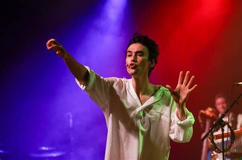 Jacob Collier tritt beim Grammy U Masterclass Event auf