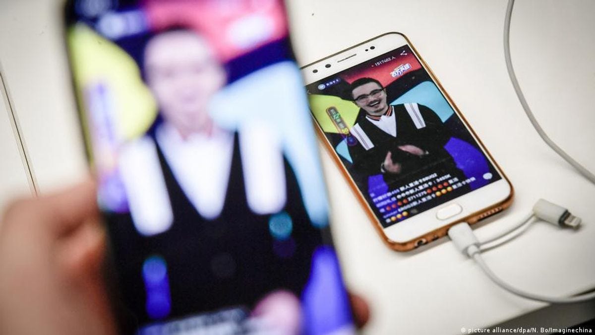 大陆知名短视频平台快手昨夜在台北时间22点到24点左右遭到来自不知名骇客大规模的攻击。 大陆知名短视频平台快手昨夜在台北时间22点到24点左右遭到来自不知名骇客大规模的攻击。