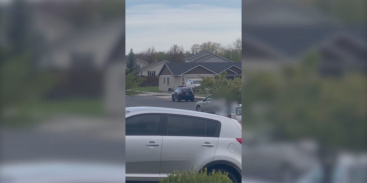 😱OMG! A drunk driver tries to run down a kid on a sidewalk, nearly kills him on camera,