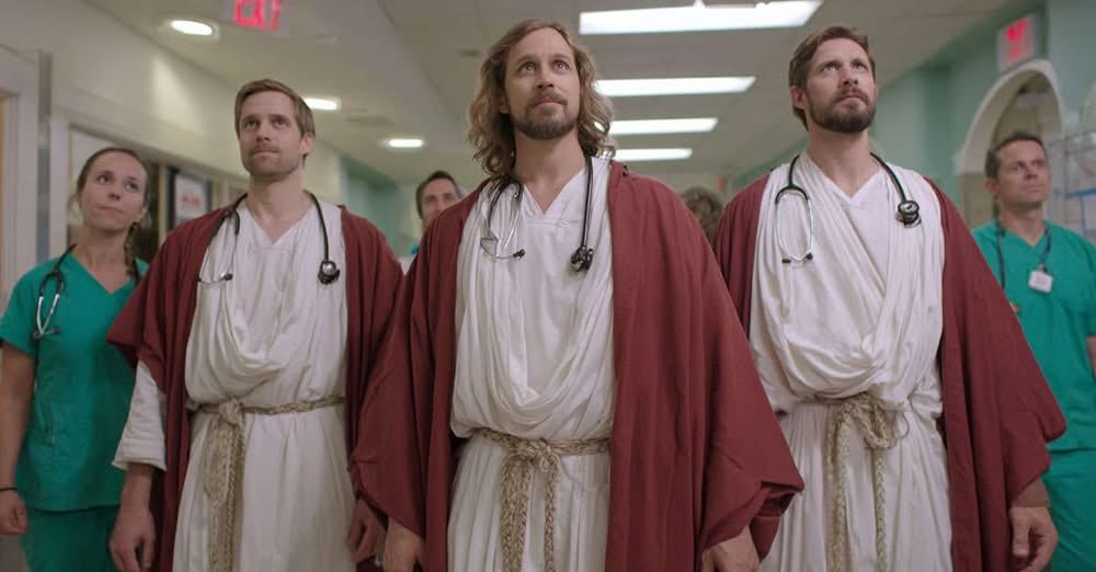 US doctors defend Trump, “This is how we all dress now”