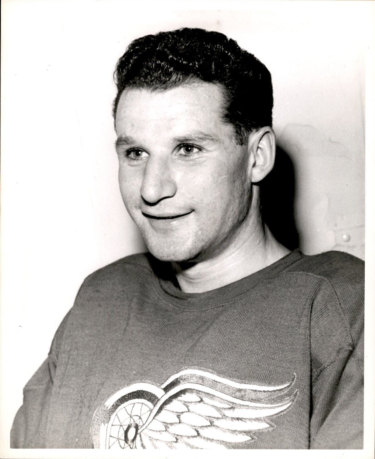 PF13 Original Photo LARRY ZEIDEL 1951-53 DETROIT RED WINGS NHL HOCKEY DEFENSE - Picture 1 of 1