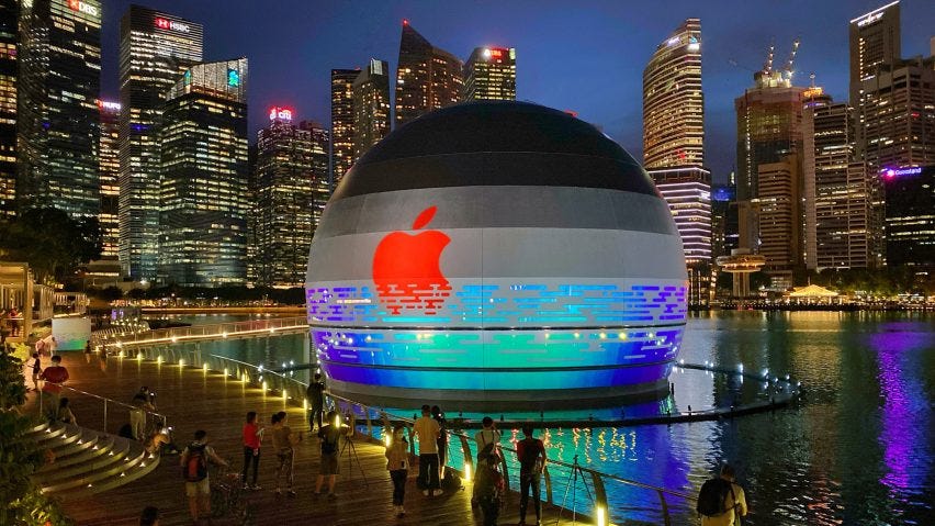 Apple Marina Bay Sands is a "floating" spherical Apple Store bt Foster + Partners Apple Marina Bay Sands is a "floating" spherical Apple Store bt Foster + Partners