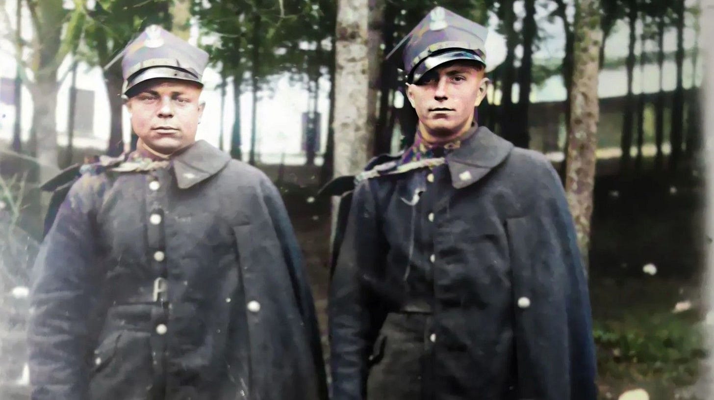 1939: Morfar till höger på bilden. 1939: Morfar till höger på bilden.