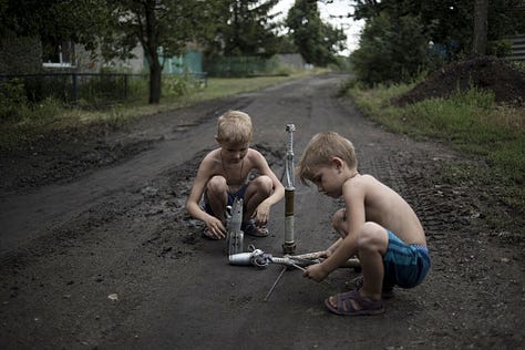 Dvoličnost Zapada je najbolje vidljiva prema teroriziranju stanovnika Donjecka od 2014. godine do danas.