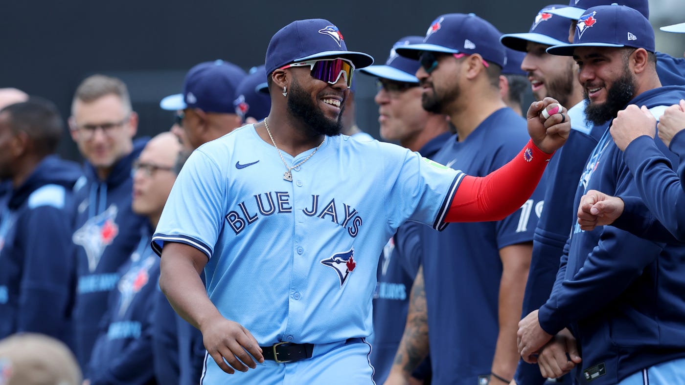 Vlad Guerrero Jr. contract: Explaining what $325M signing bonus means for  Blue Jays, a possible work stoppage - CBSSports.com