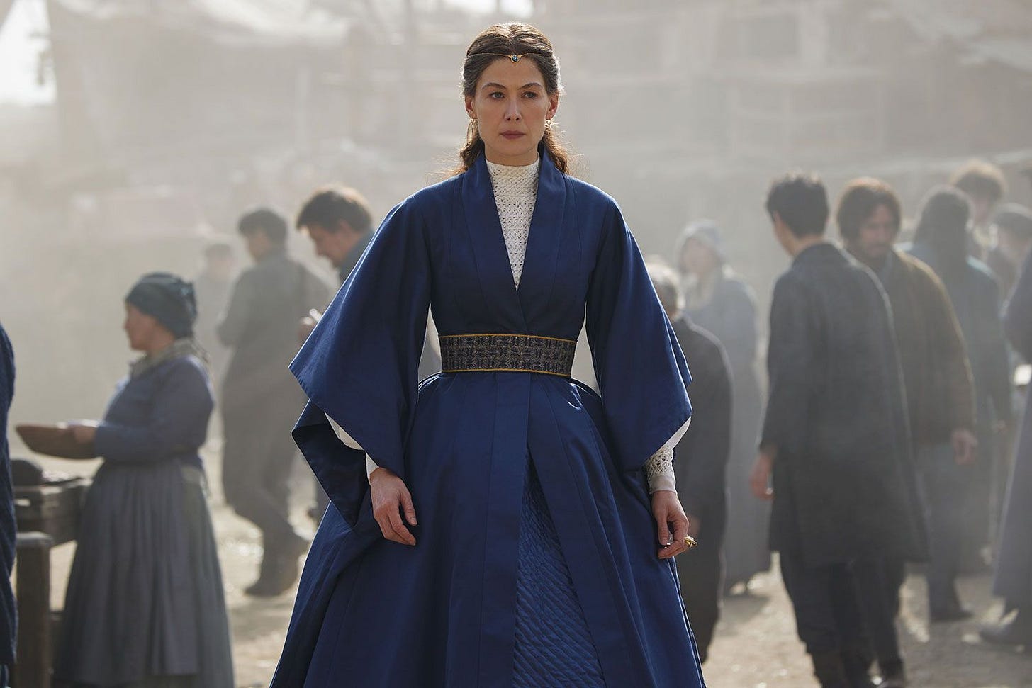 Moiraine fights her sister in exclusive 'The Wheel of Time' clip
