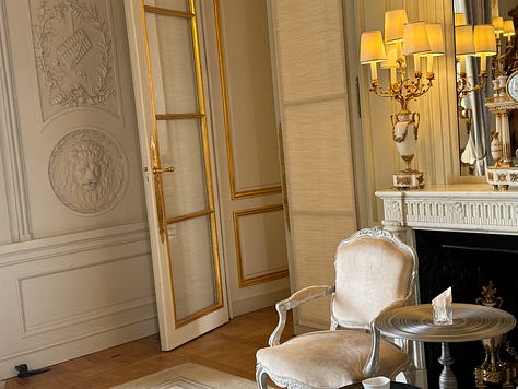 The Marie-Antoinette Suite at the Hôtel de Crillon today.