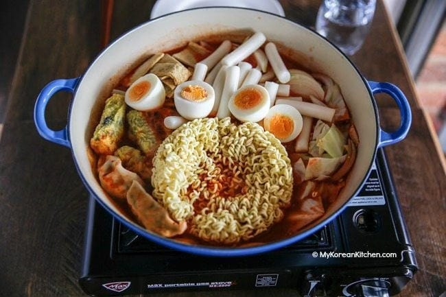 MyKoreanKitchen.com image of ramyeon with tteokbokki