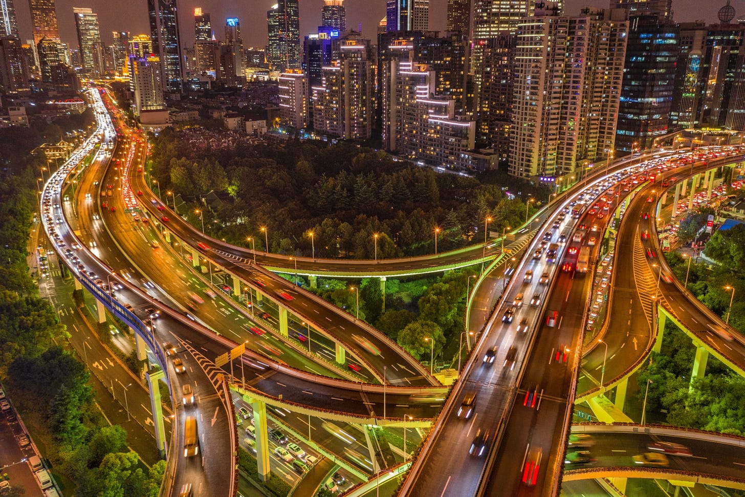https://i.natgeofe.com/n/838dbb82-a2b5-4675-a7c6-ff80b0a1f651/future-cities-shanghai-yanan-expressway.jpg
