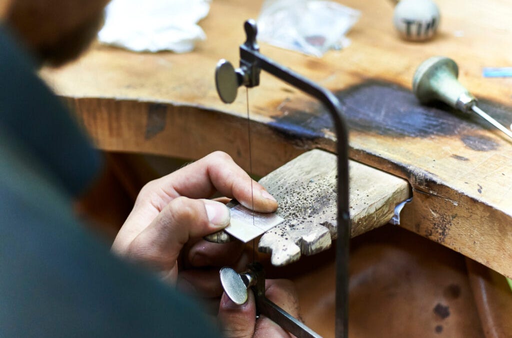 The British Academy of Jewellery to liquidate