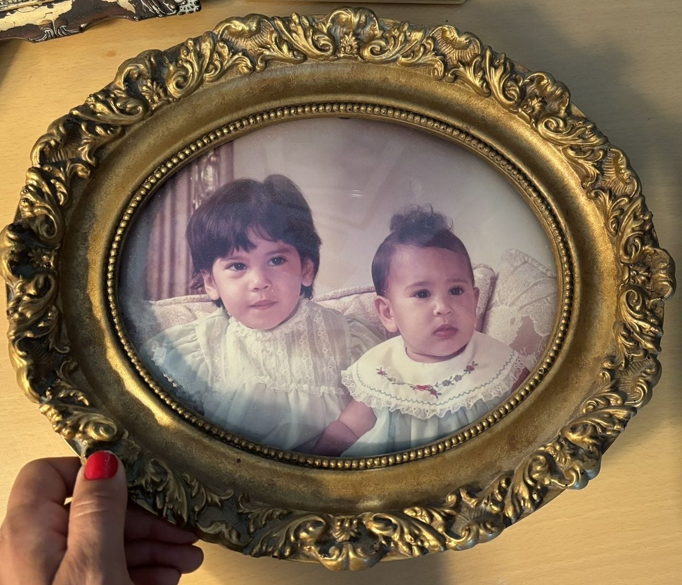 2 sisters
