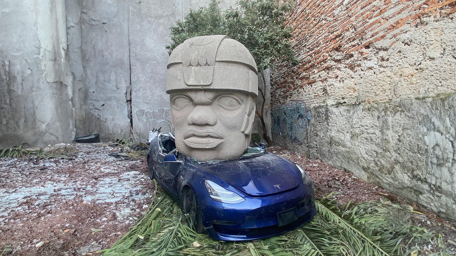 Un Tesla aplastado por una cabeza Olmeca? La verdad del hallazgo en CDMX -  Infobae