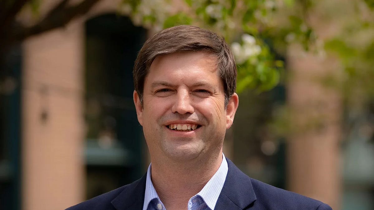 Democratic leader to seek South Dakota governor's mansion