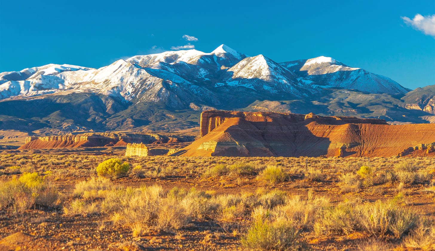 File:Mount Ellen, Henry Mountains.jpg - Wikimedia Commons File:Mount Ellen, Henry Mountains.jpg - Wikimedia Commons
