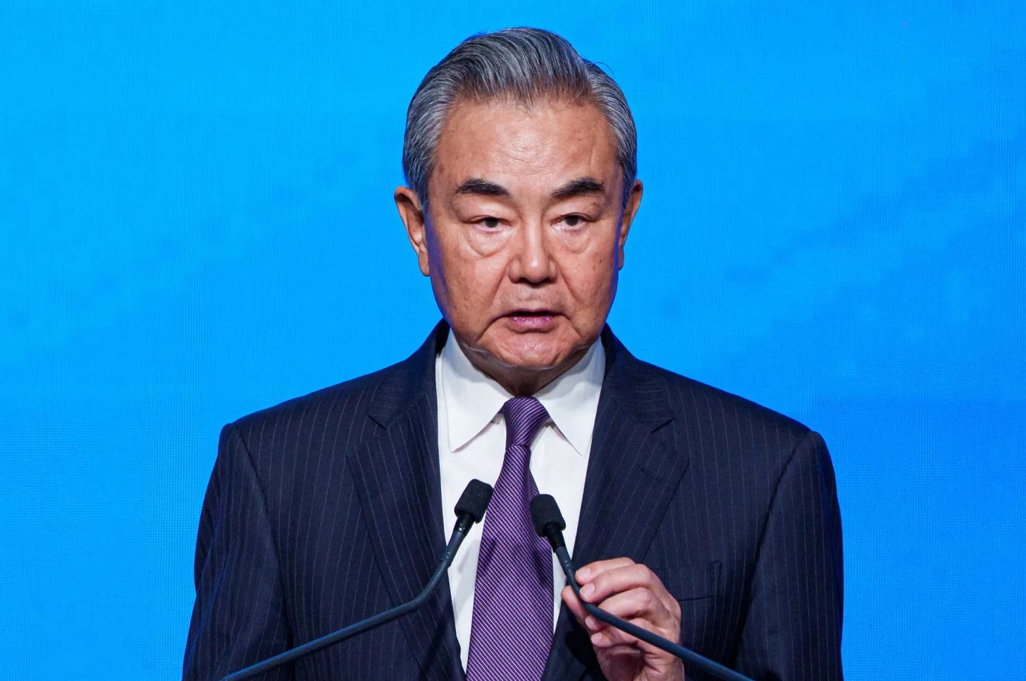 Wang Yi Urges Dialog as China Backs HK for Mediation Hub - Bloomberg