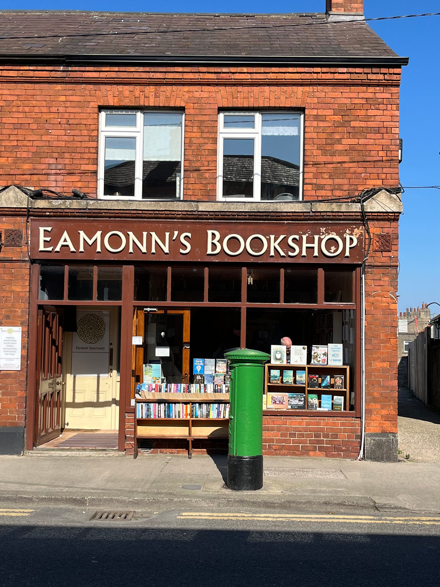 photo of bookshop in Dún Laoghaire Ireland called "Eamonn's Bookshop"