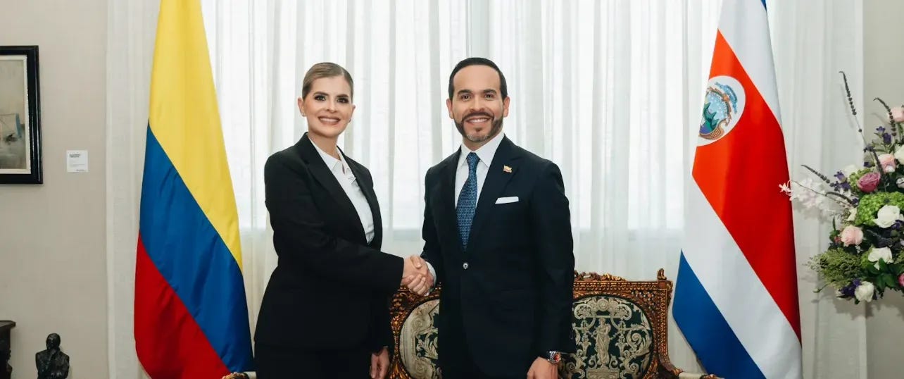 De la Espriella pide a Fernández que valore eliminar visa para ingreso de colombianos a Costa Rica De la Espriella pide a Fernández que valore eliminar visa para ingreso de colombianos a Costa Rica