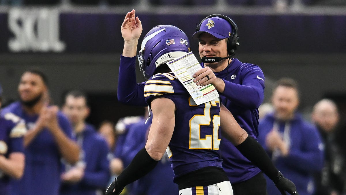 Reason to smile: Vikings get their wish as Harrison Smith agrees to return