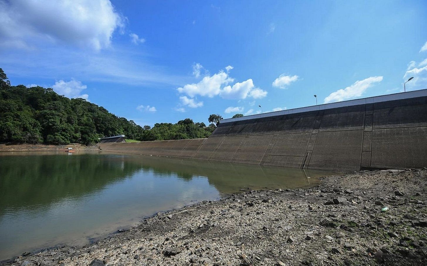 EMPANGAN MUDA BERNAMA