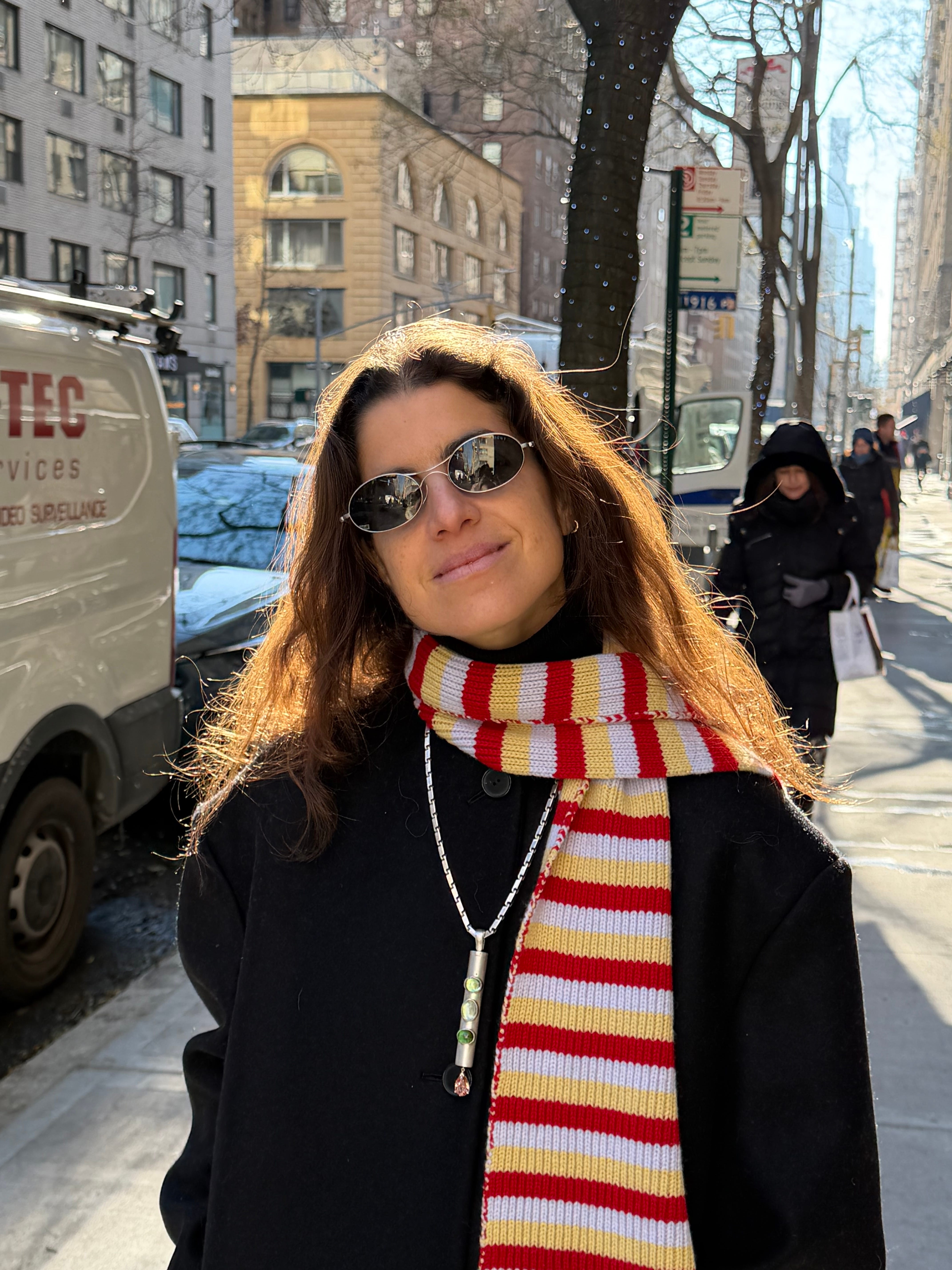 The ease and endurance of a collarless coat