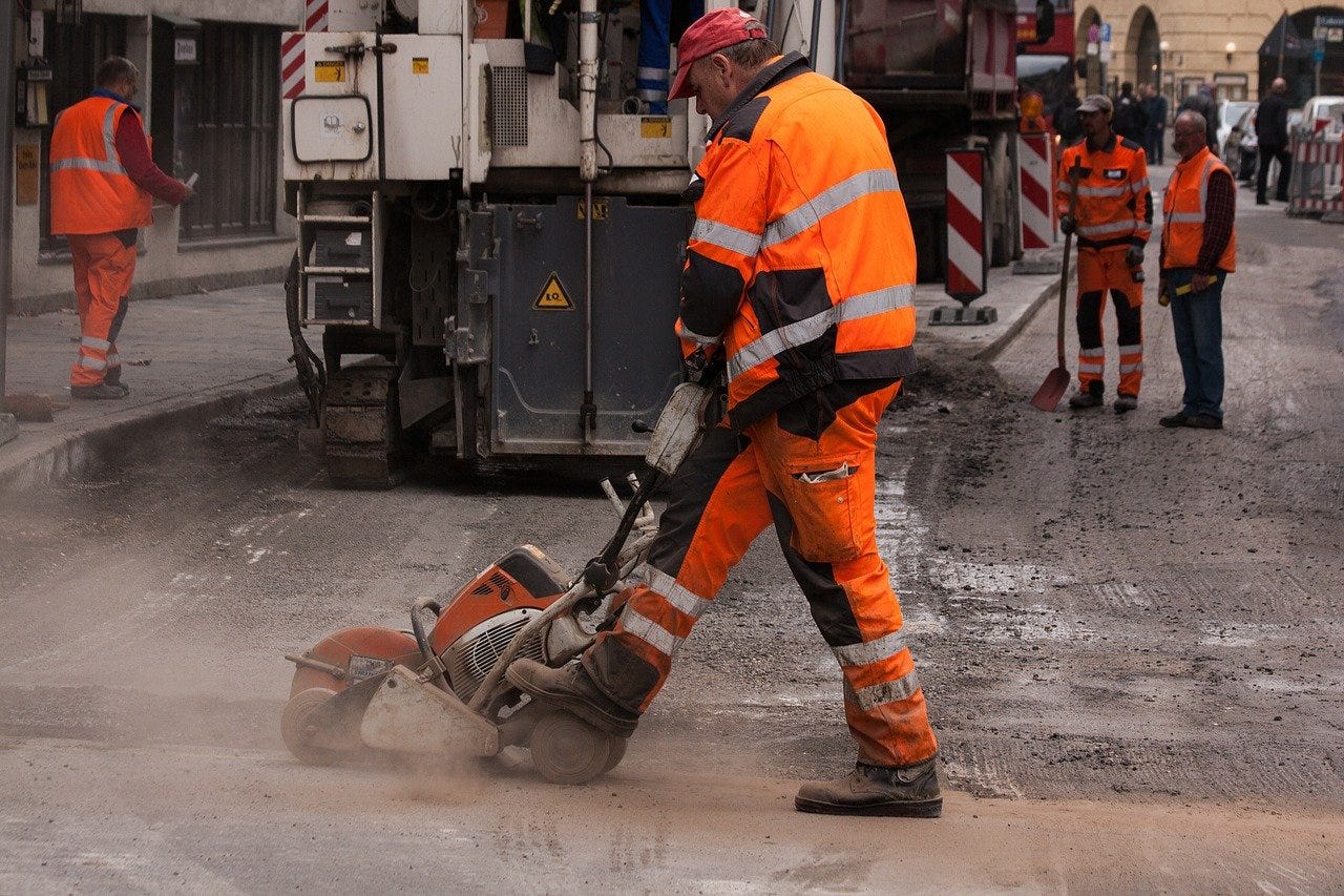 5 Tips for Safe Driving Around Construction Work – Merle Stone Chevrolet Blog 5 Tips for Safe Driving Around Construction Work – Merle Stone Chevrolet Blog