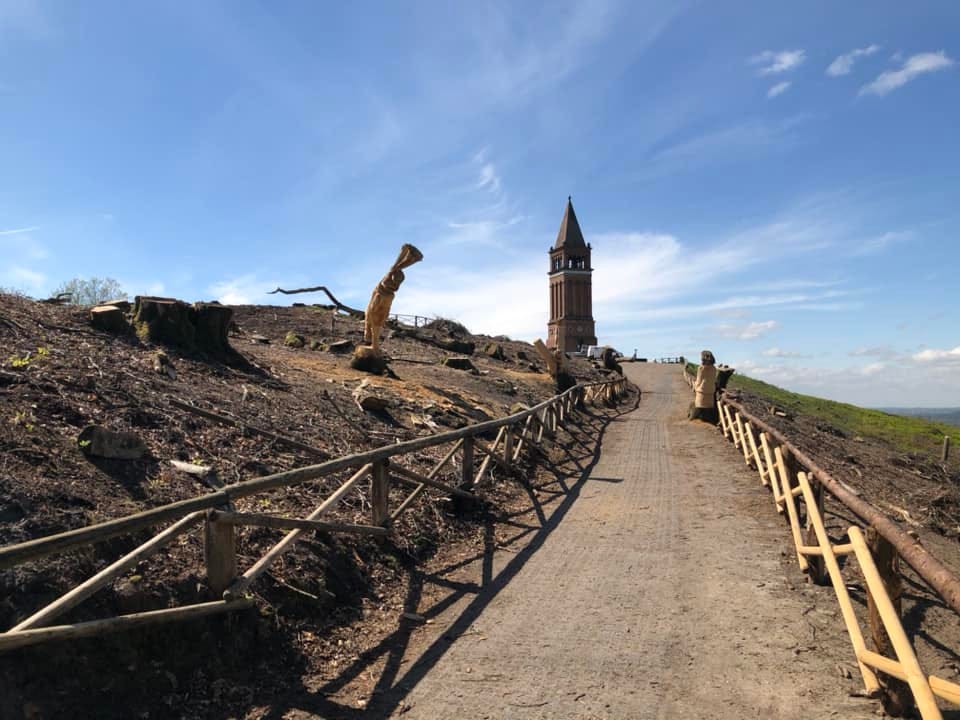 Kan være et billede af 1 person og monument Kan være et billede af 1 person og monument