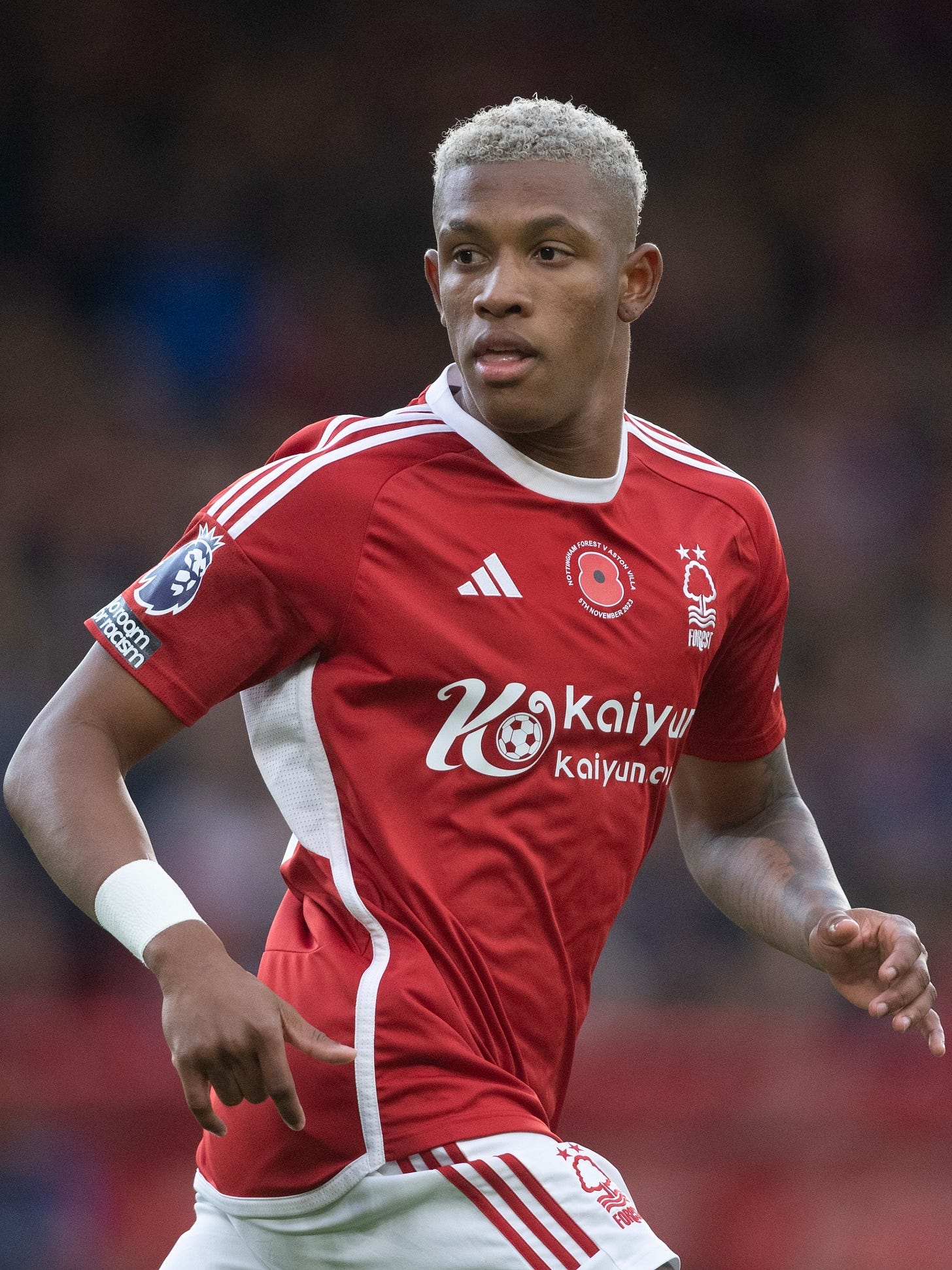 Nottingham Forest define pedida para negociar Danilo, alvo do Milan