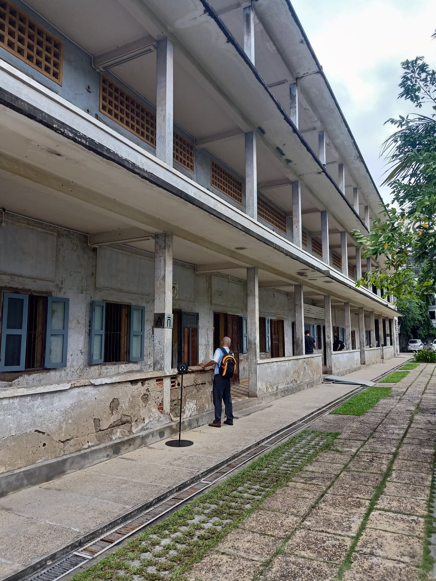 No description available.