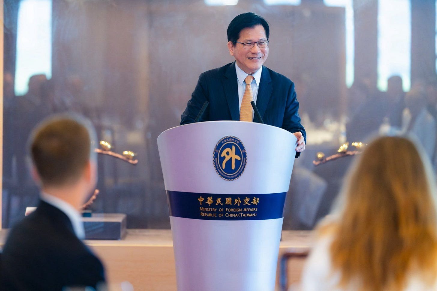 20250701-外交部长林佳龙1日午宴访台的波兰众议院议员暨波兰国会“波台国会小组”3名成员。（外交部提供）