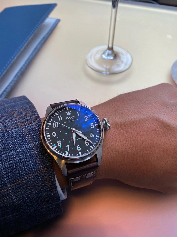 The 43mm size fits nicely under a jacket or a shirt sleeve. Photo: Alex Lee The 43mm size fits nicely under a jacket or a shirt sleeve. Photo: Alex Lee