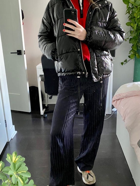 A person taking a selfie

Description automatically generated with medium confidence