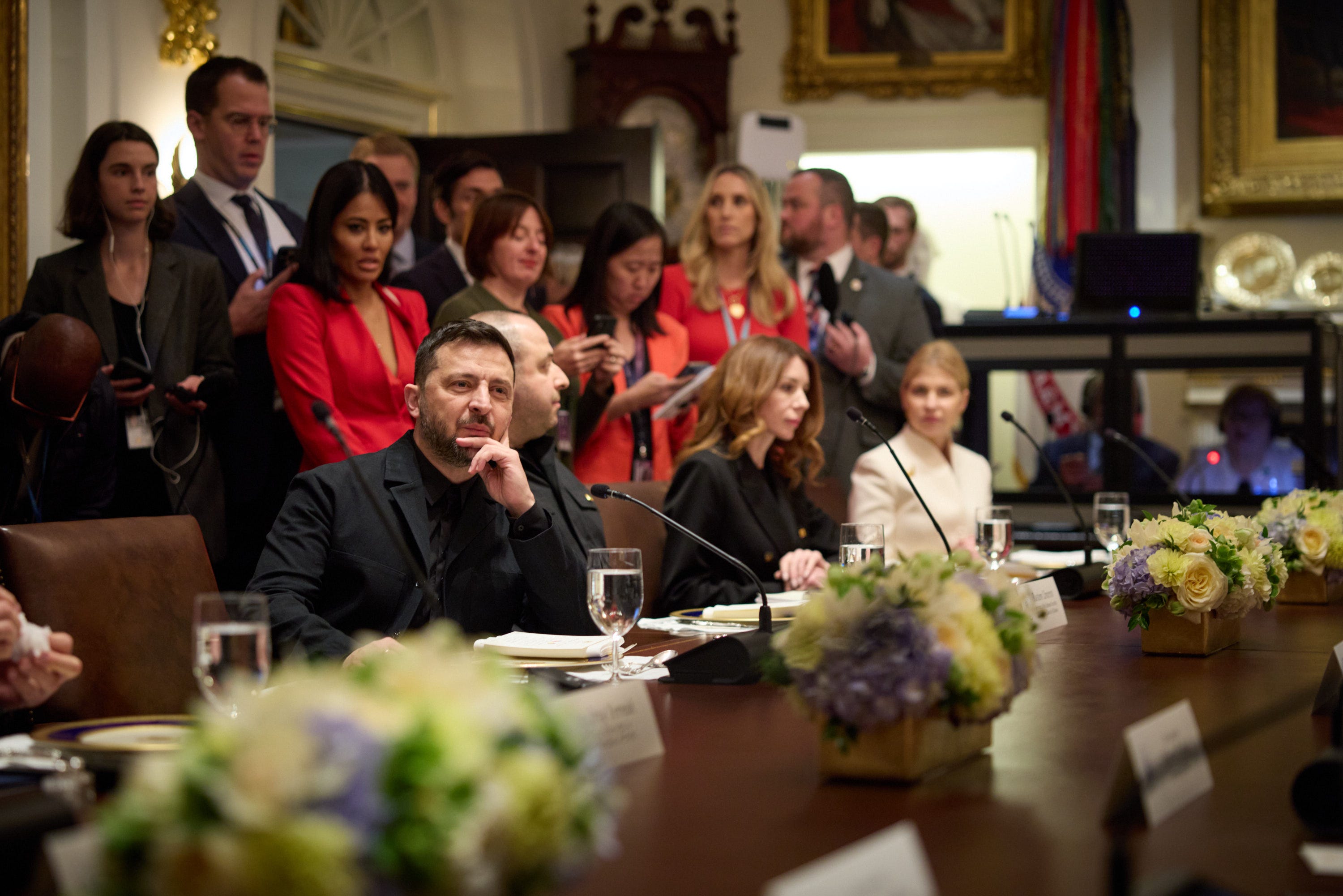 Putin tells Trump he'll 'destroy' Ukraine if Kyiv does not agree to deal: FT