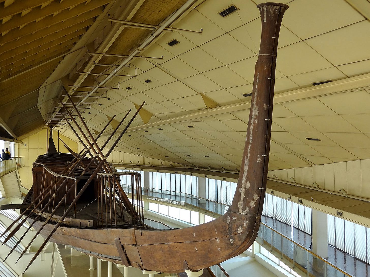 credit: Olaf Tausch https://commons.wikimedia.org/wiki/File:Giseh_Sonnenbarke_07.jpg