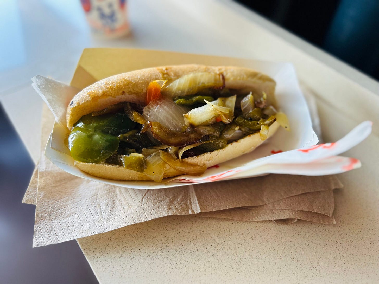 sandwich, napkins, plate