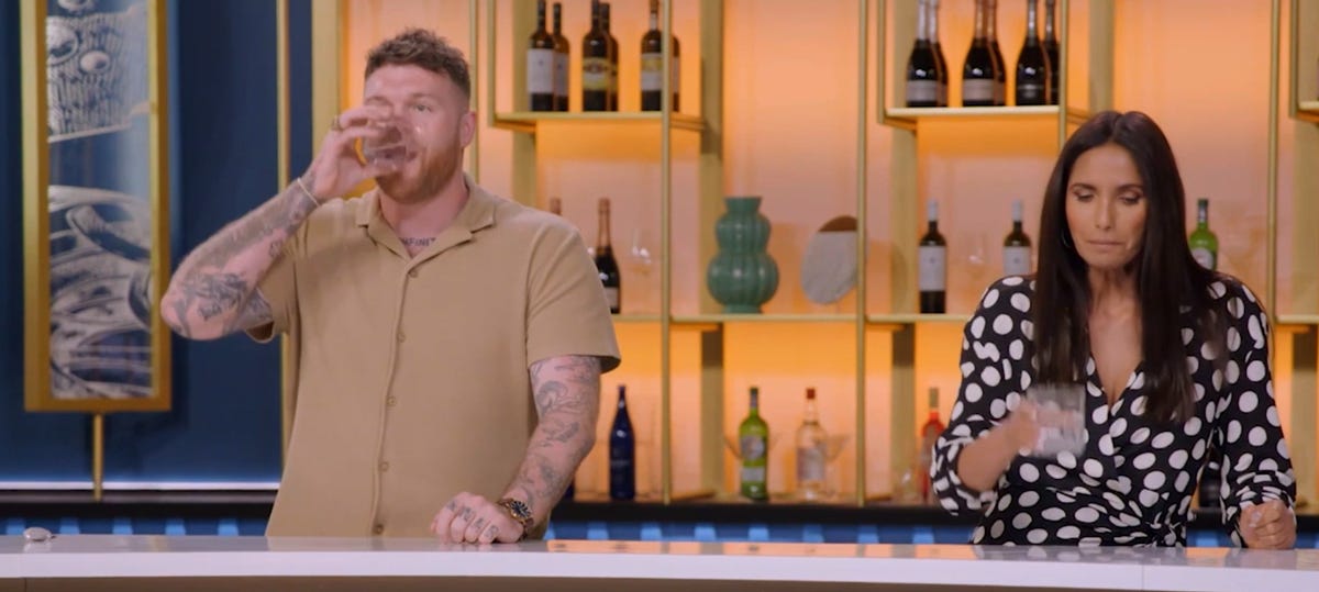 Top Chef World All-Stars - Padma and Guest Judge Tom