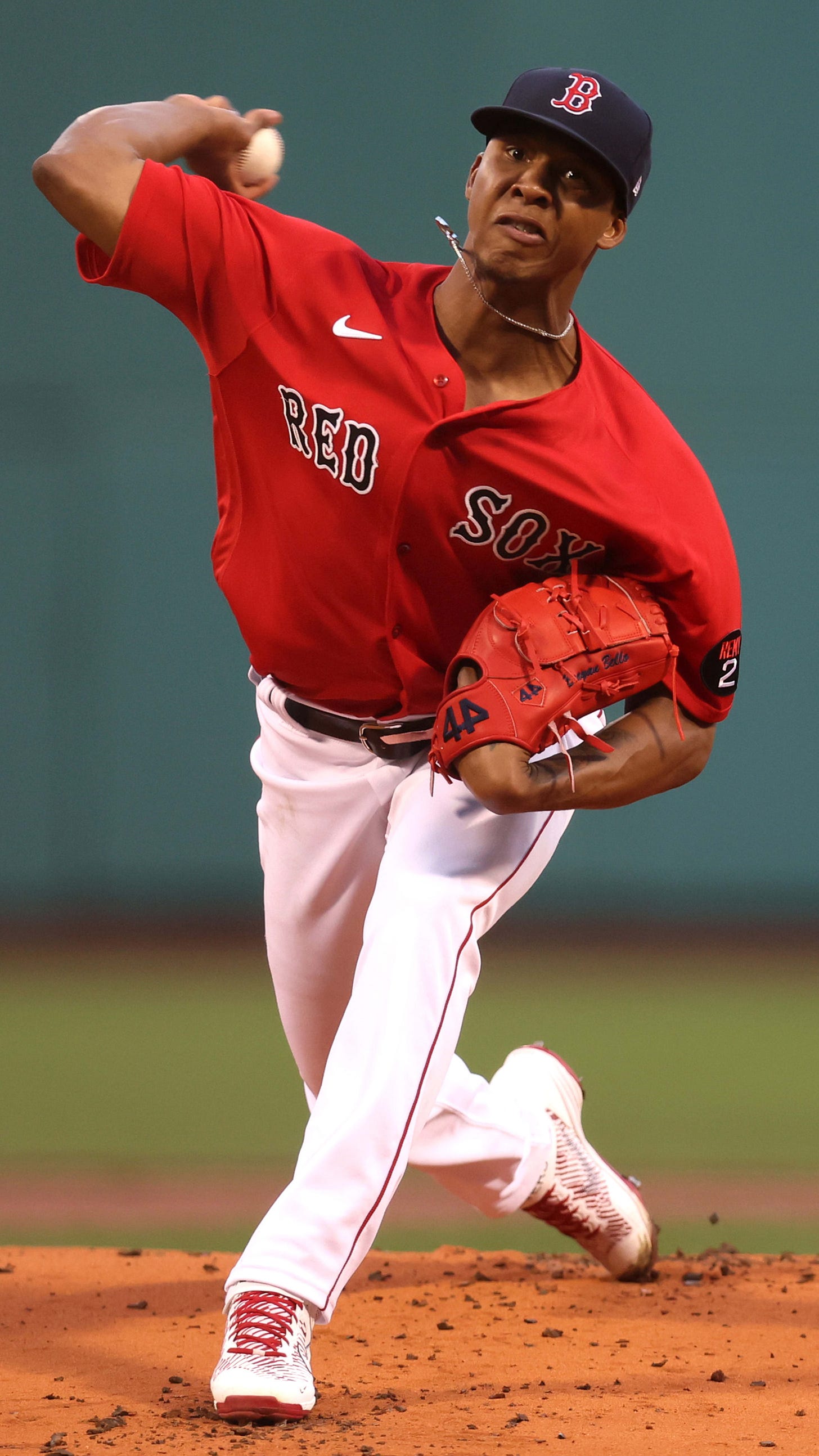 Brayan Bello gets advice from Pedro Martinez in bullpen session
