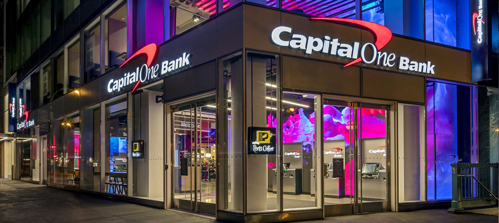 Capital One Union Square Flagship - CallisonRTKL Capital One Union Square Flagship - CallisonRTKL