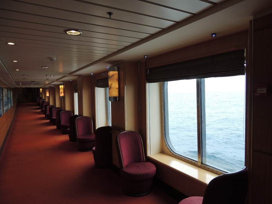 A long shot of a long ship

AI-generated content may be incorrect.
