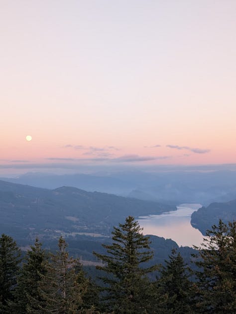 Amazing pictures of the full moon over the Columbia River