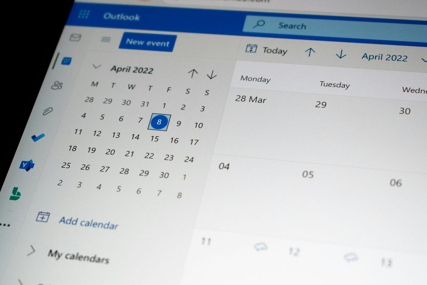 Calendar on a computer screen. Photo by Ed Hardie on Unsplash